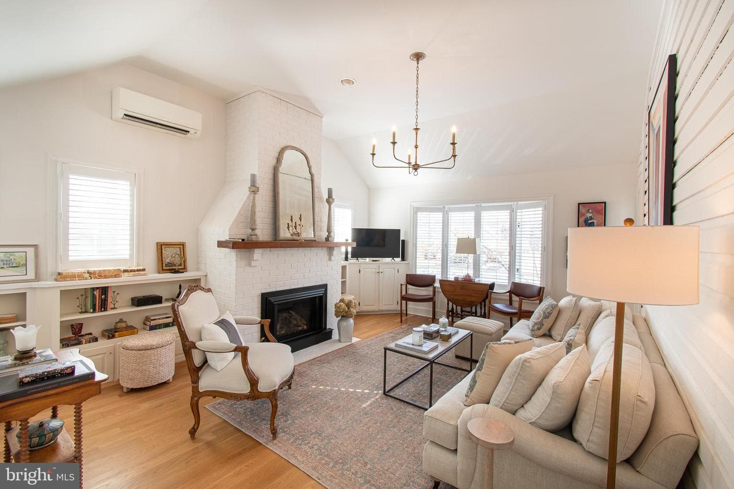 114 E Chew Avenue photo 20