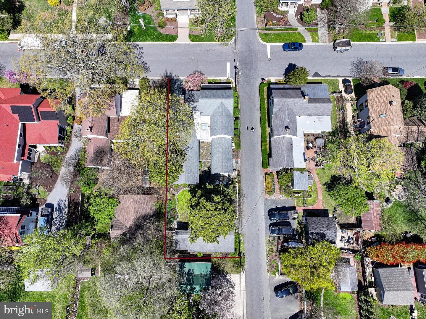 114 E Chew Avenue photo 3