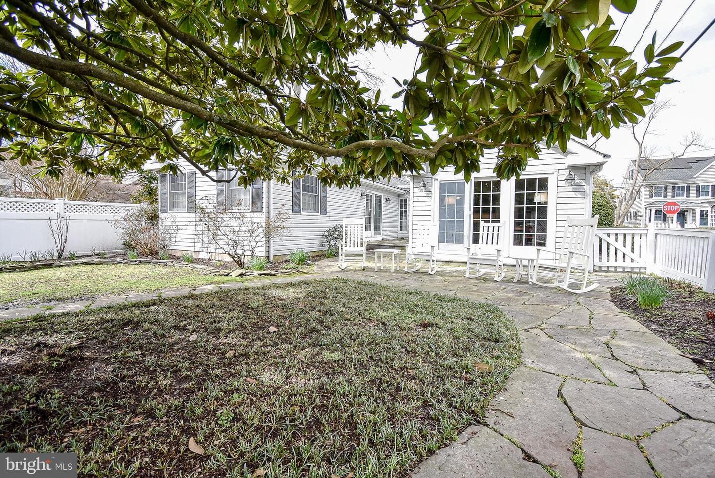 114 E Chew Avenue photo 31