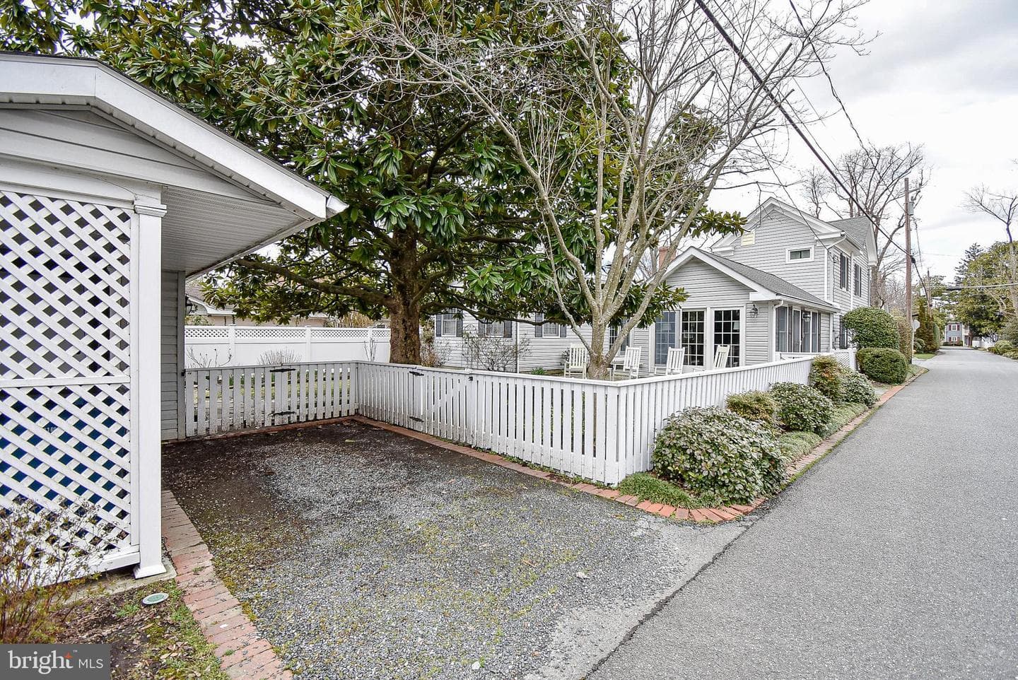 114 E Chew Avenue photo 34