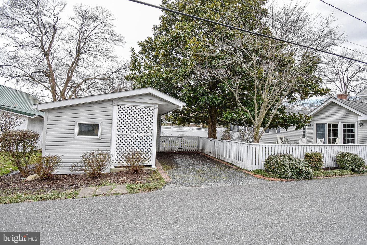114 E Chew Avenue photo 36