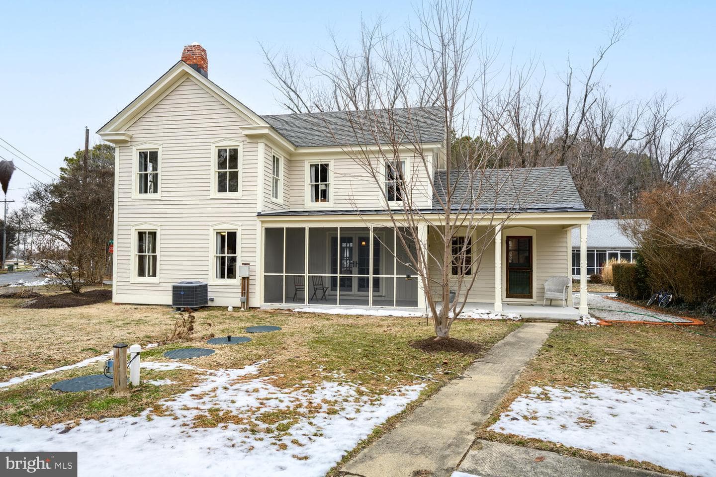 7651 Main Street photo 2