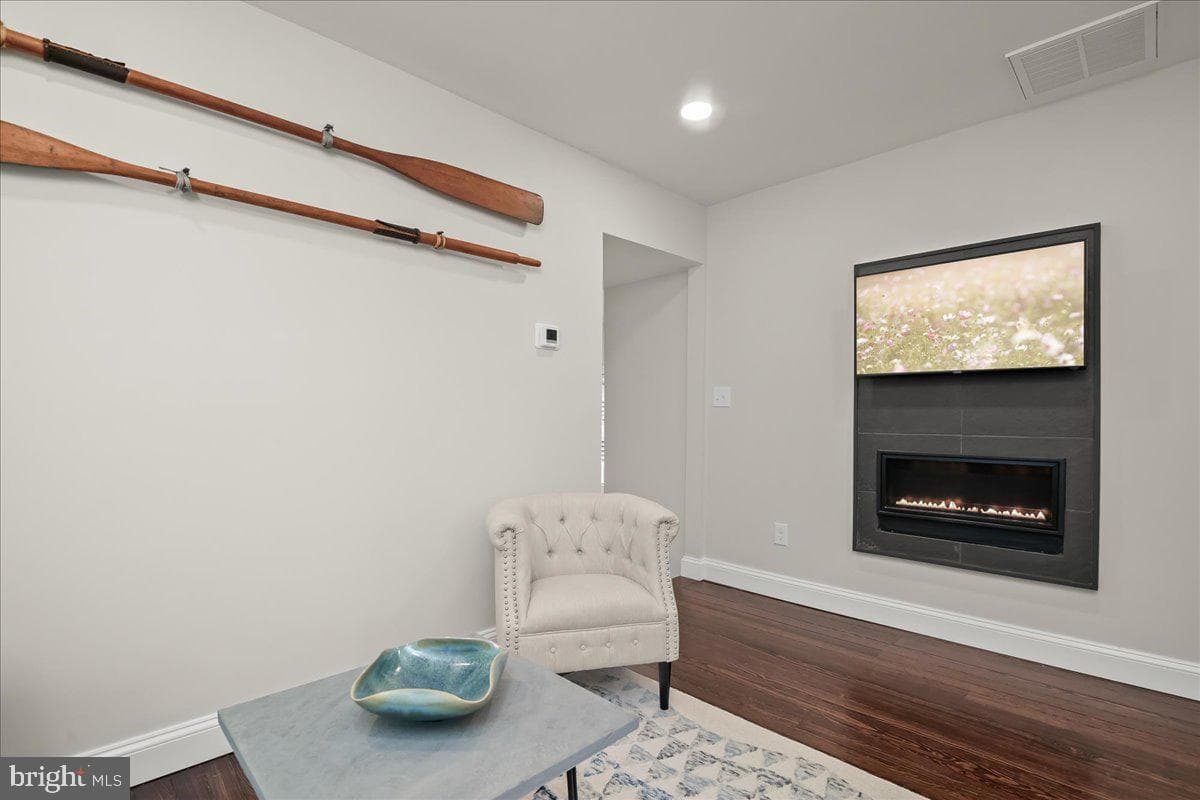 140 S Washington Street photo 22