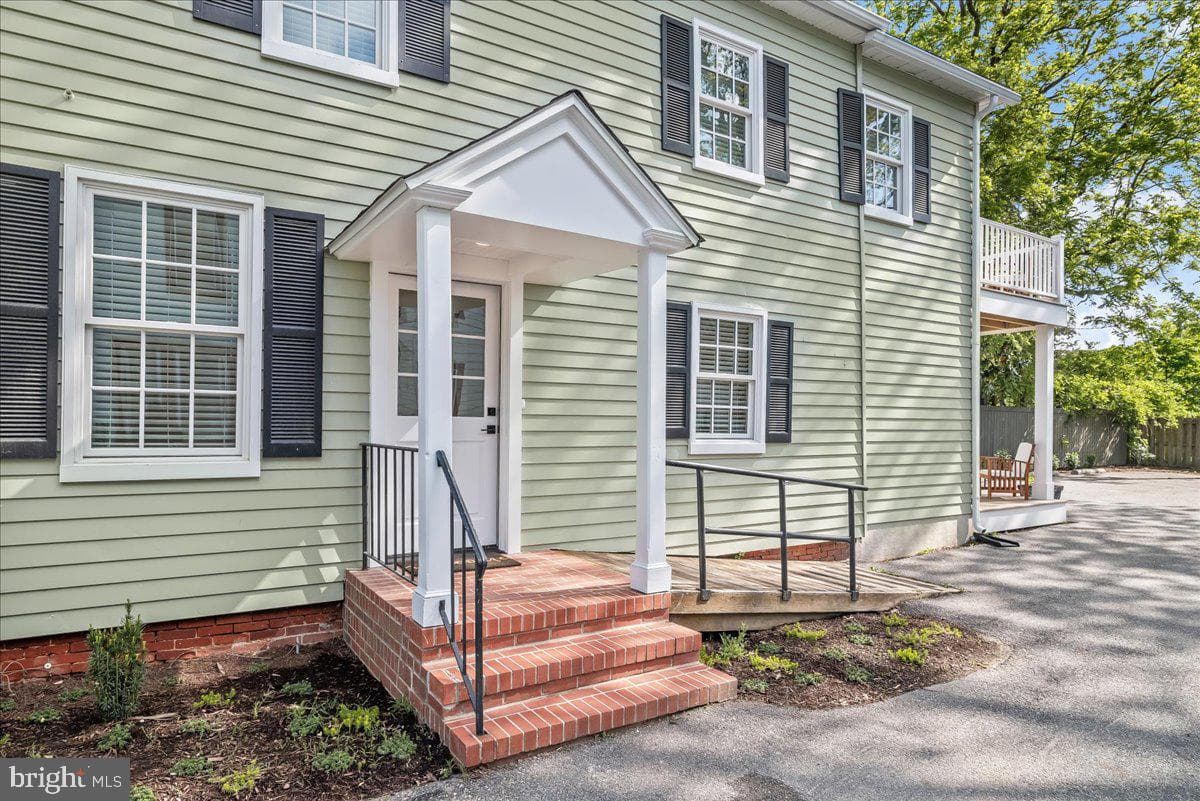 140 S Washington Street photo 37