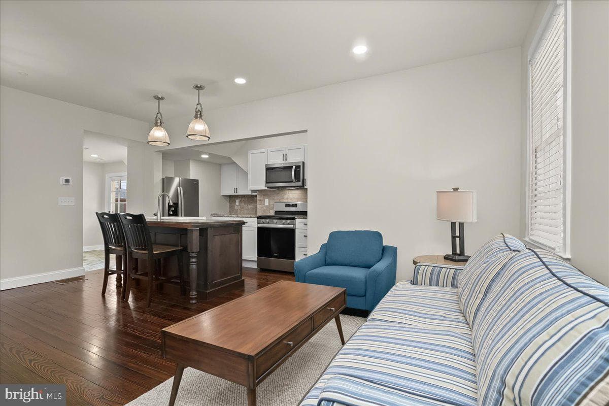 140 S Washington Street photo 43