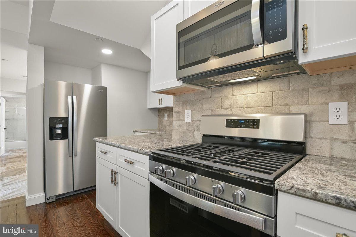 140 S Washington Street photo 46