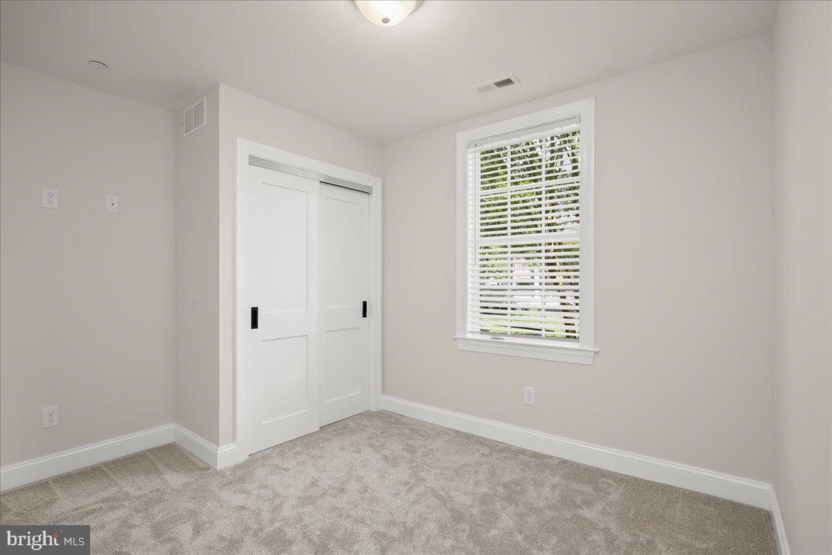140 S Washington Street photo 54