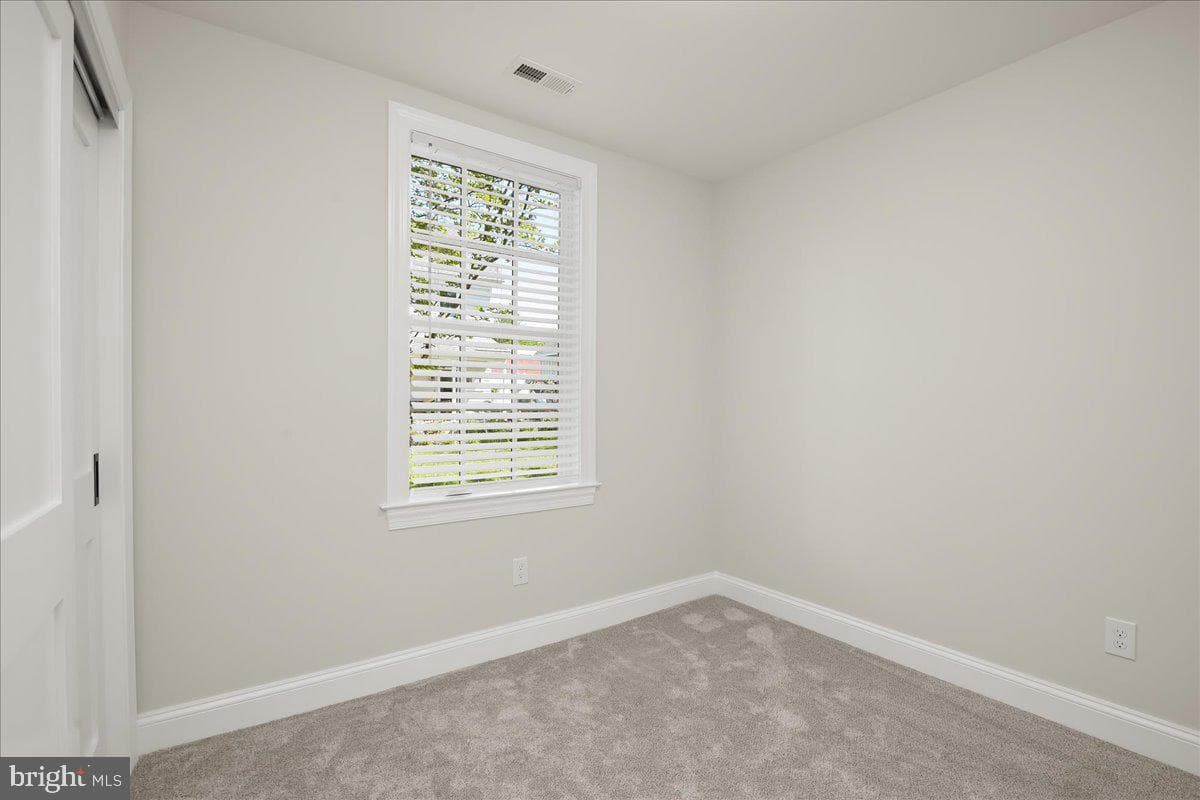 140 S Washington Street photo 56