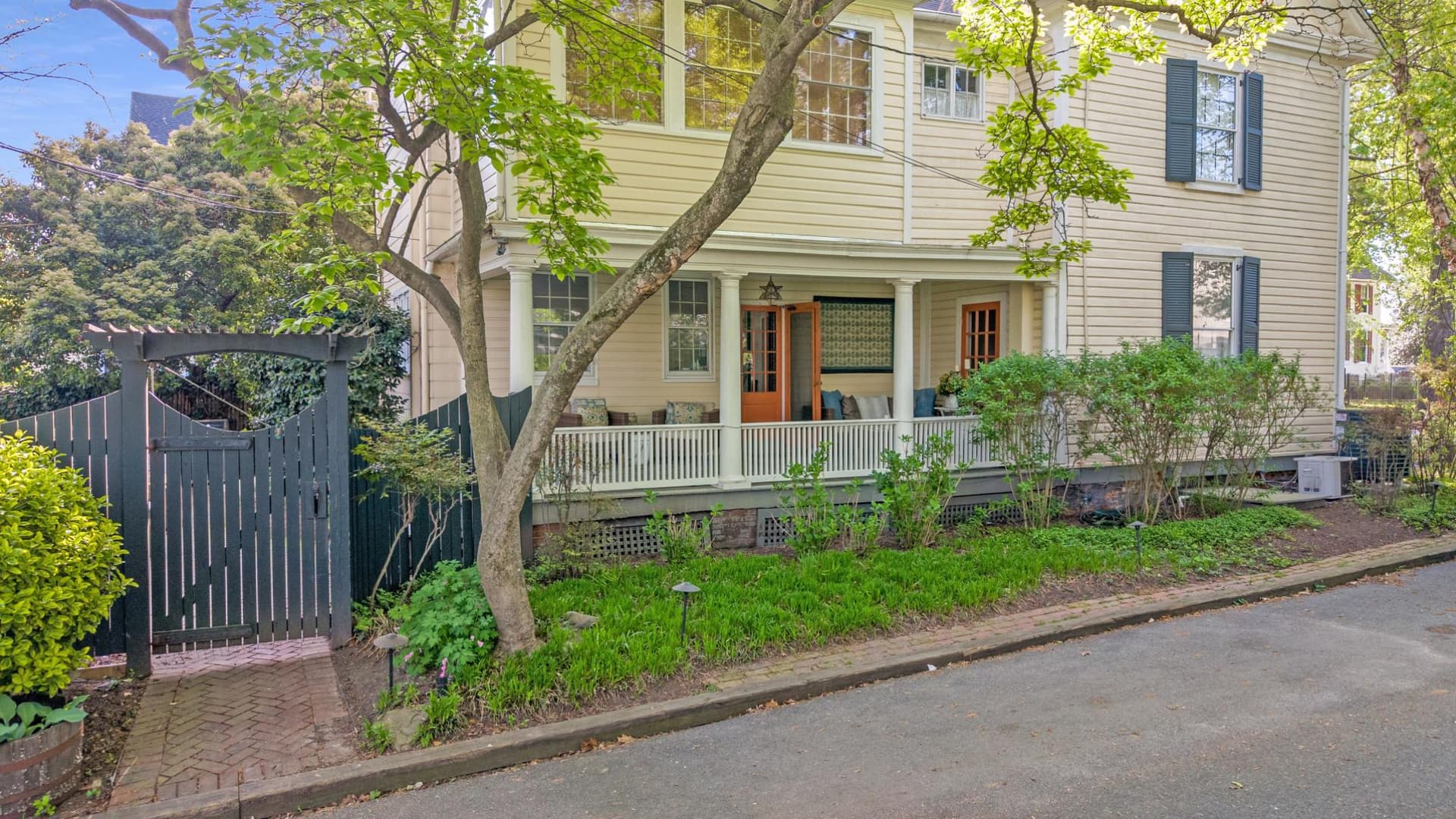 209 Goldsborough Street photo 38