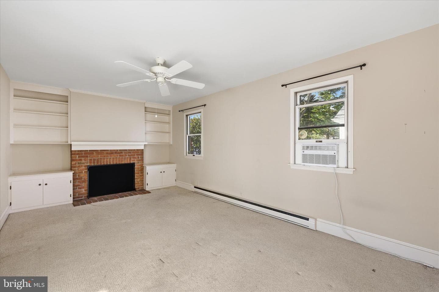 704 Elizabeth Street photo 15