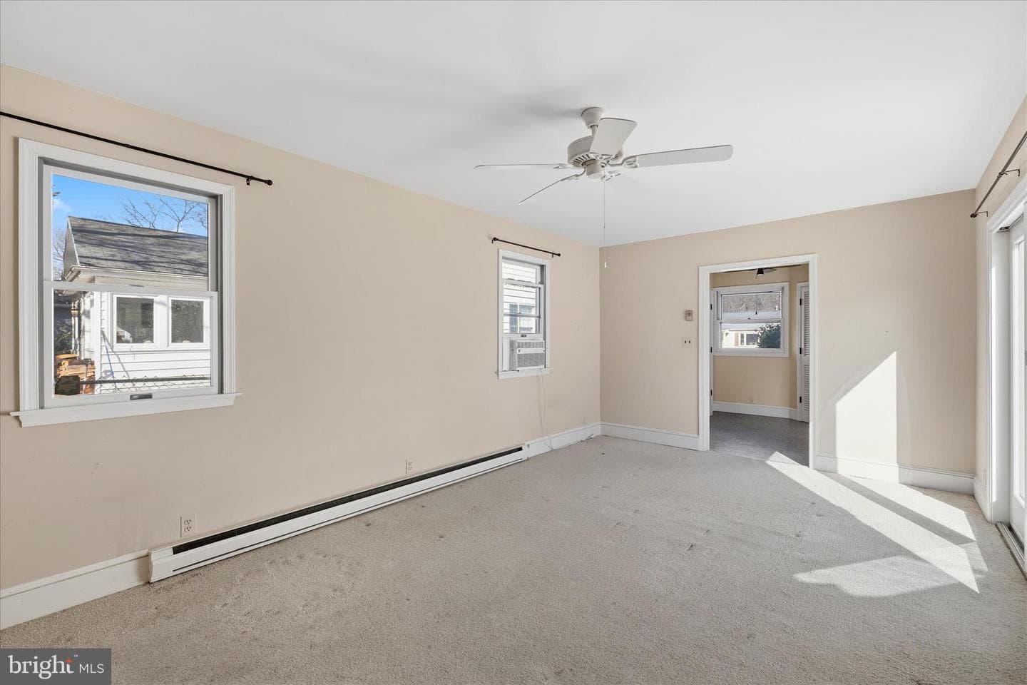 704 Elizabeth Street photo 16