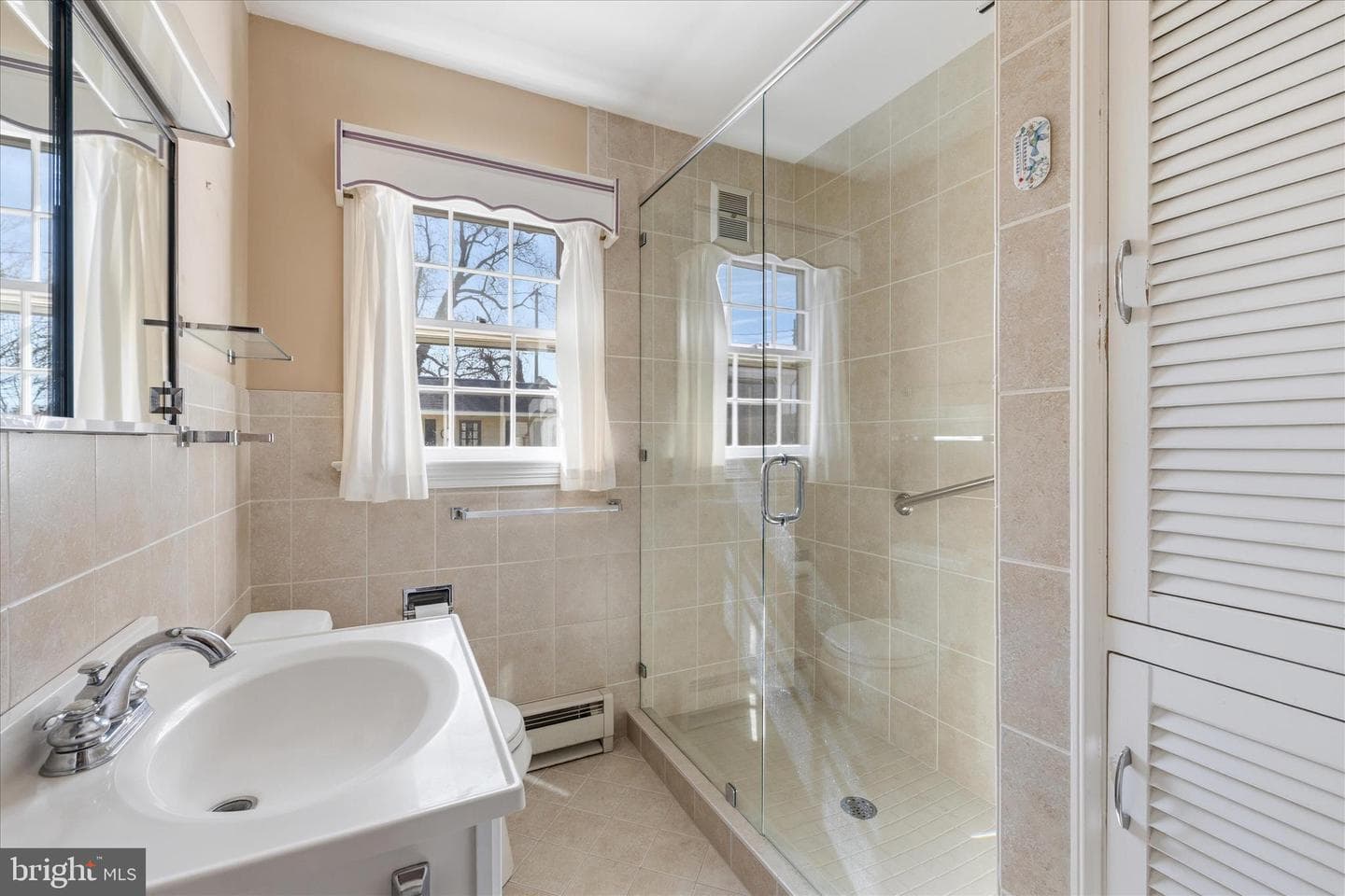 704 Elizabeth Street photo 25