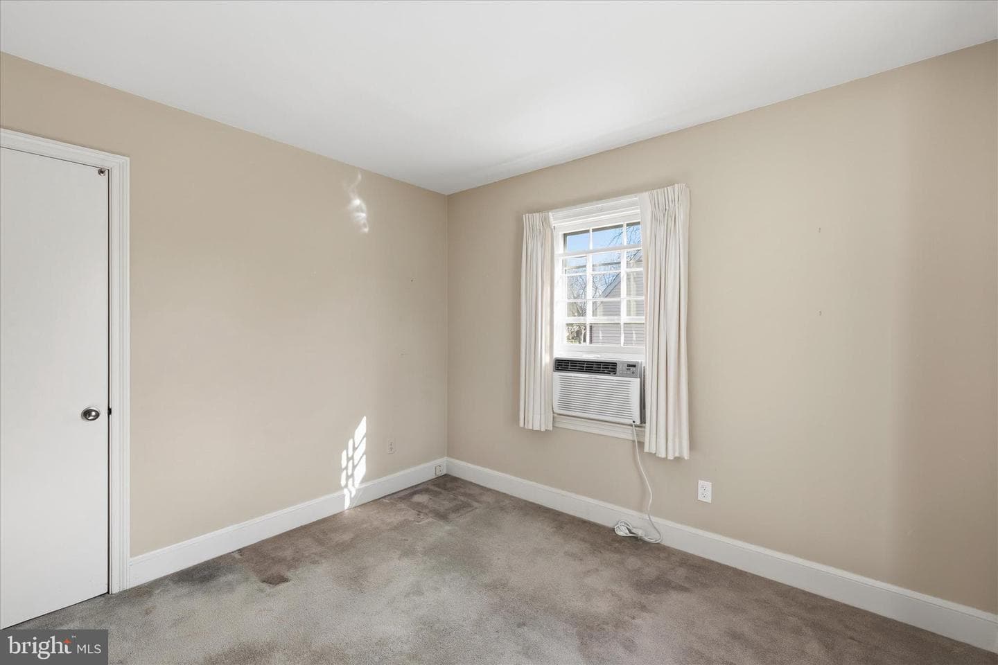 704 Elizabeth Street photo 27