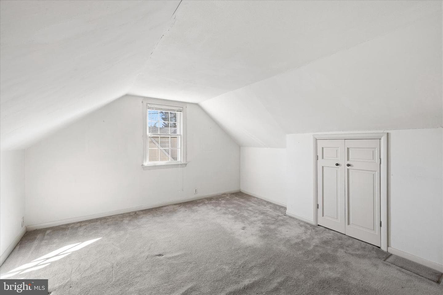 704 Elizabeth Street photo 29