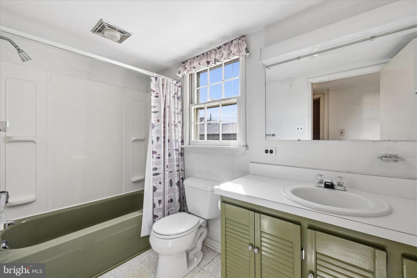 704 Elizabeth Street photo 31