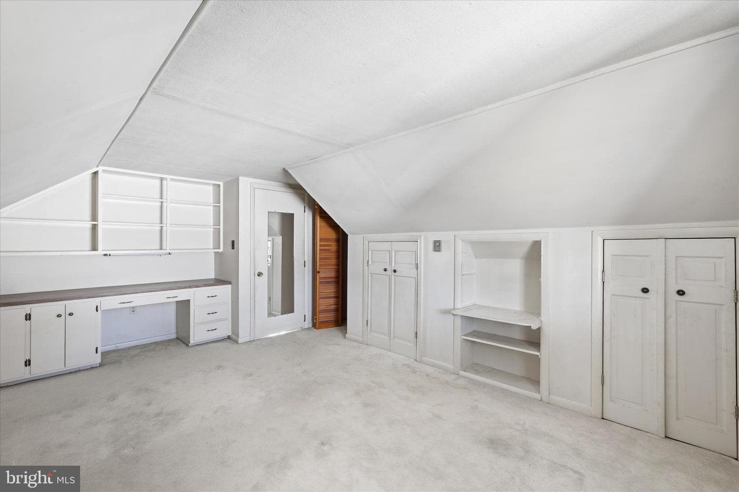 704 Elizabeth Street photo 32