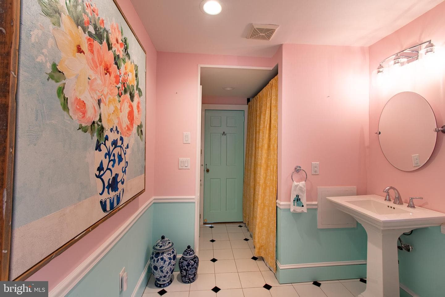 114 W Chestnut Street photo 21