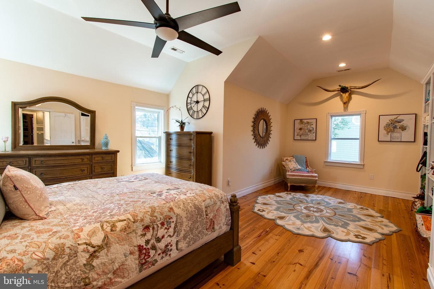 114 W Chestnut Street photo 22