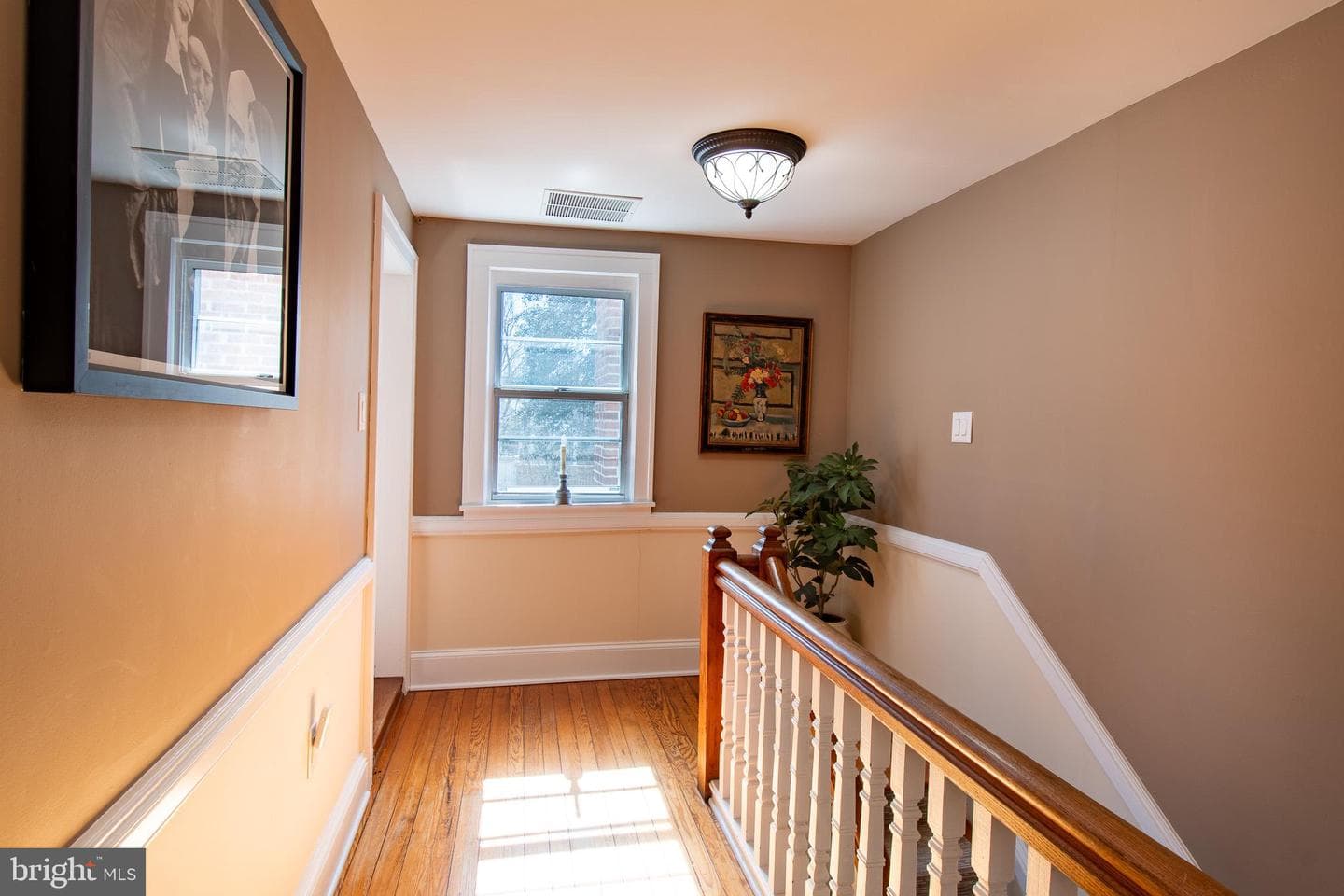 114 W Chestnut Street photo 25