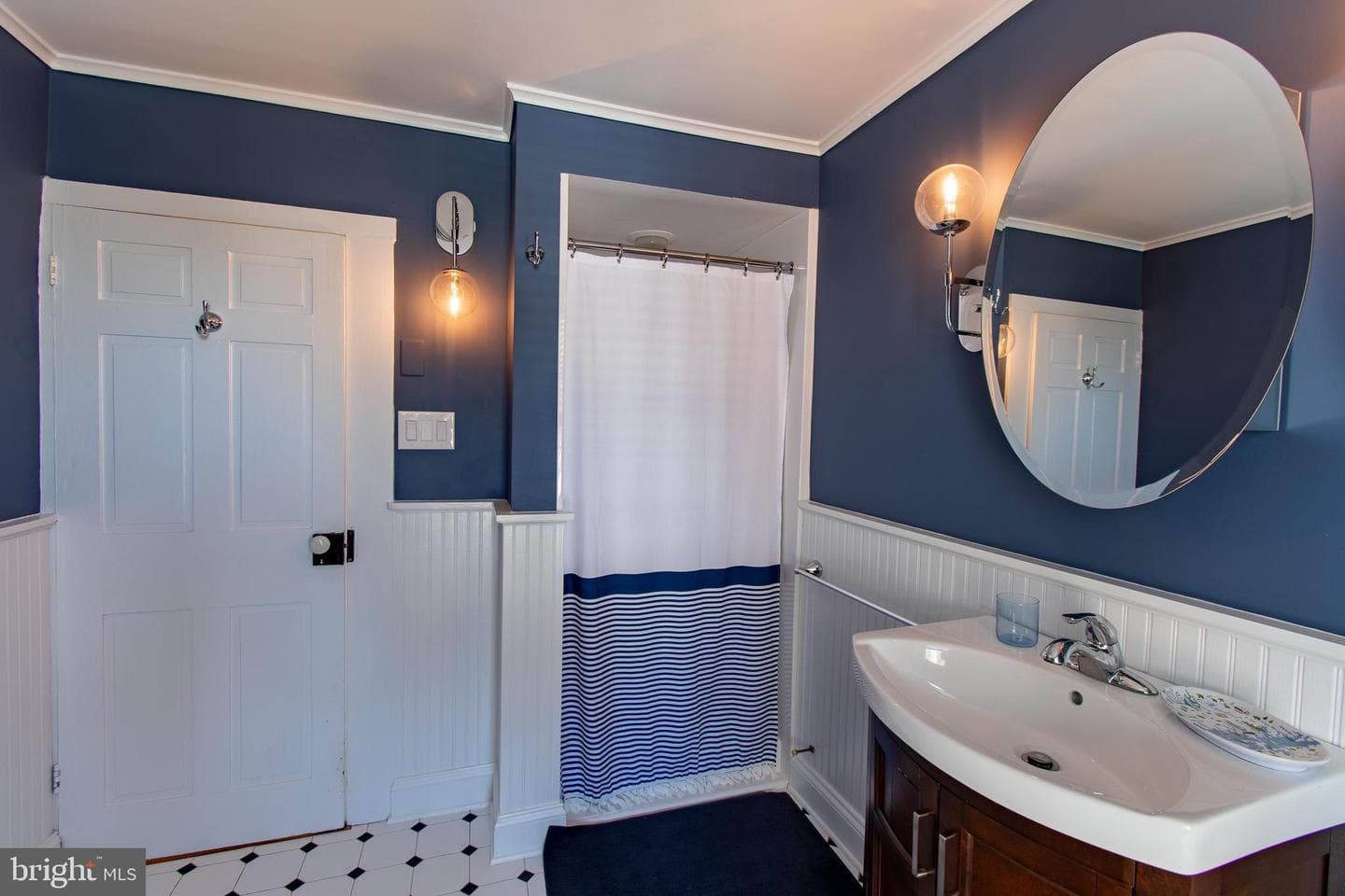 114 W Chestnut Street photo 30