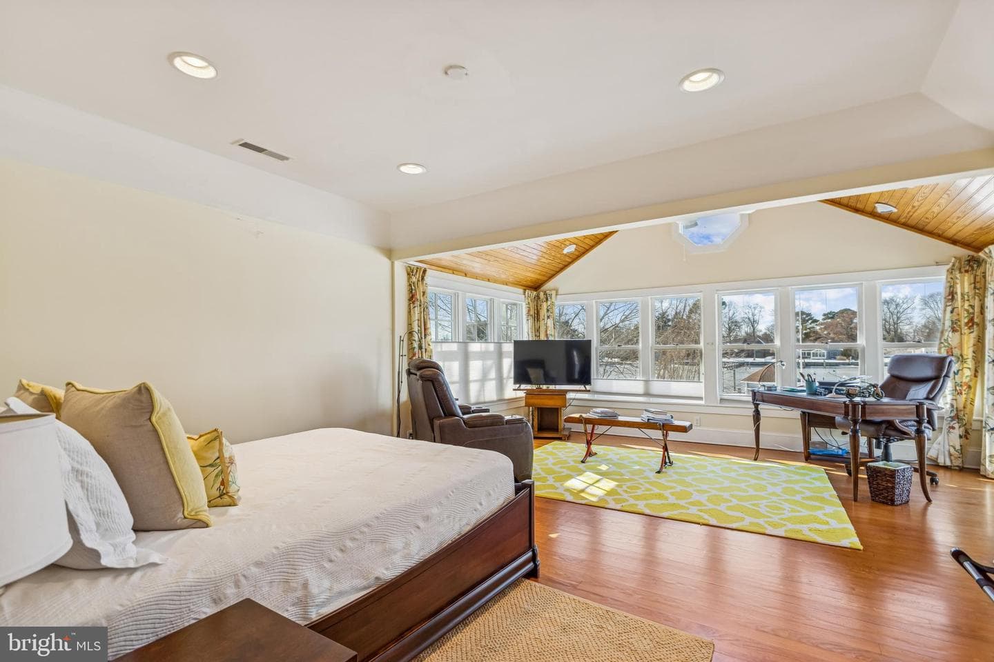 104 Myrtle photo 7
