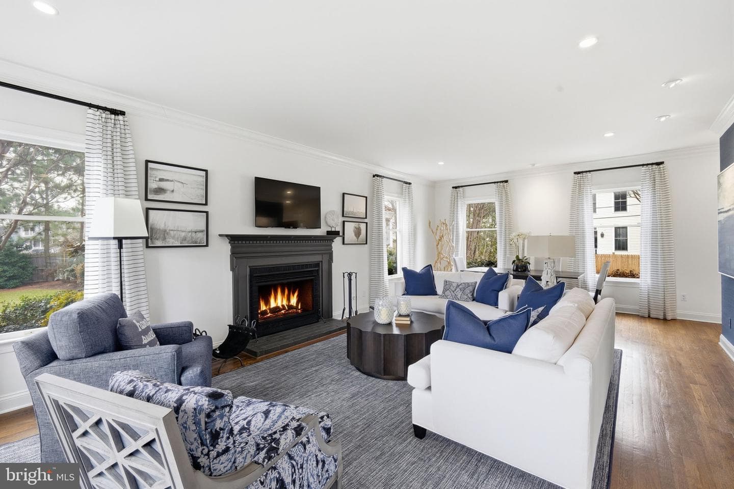 222 Chestnut photo 10