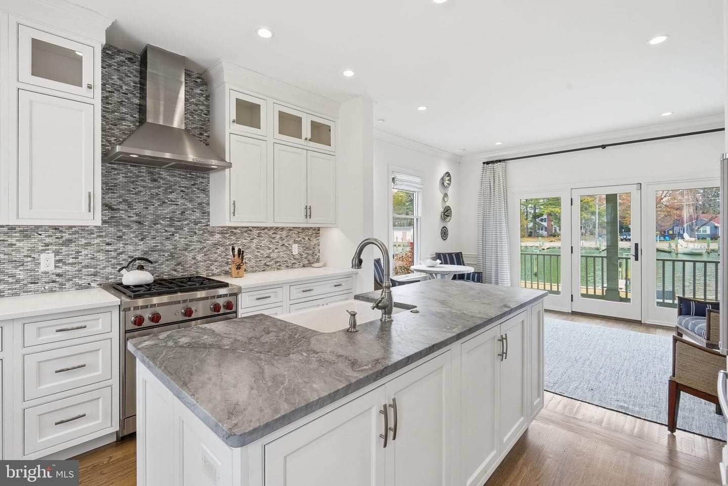 222 Chestnut photo 16