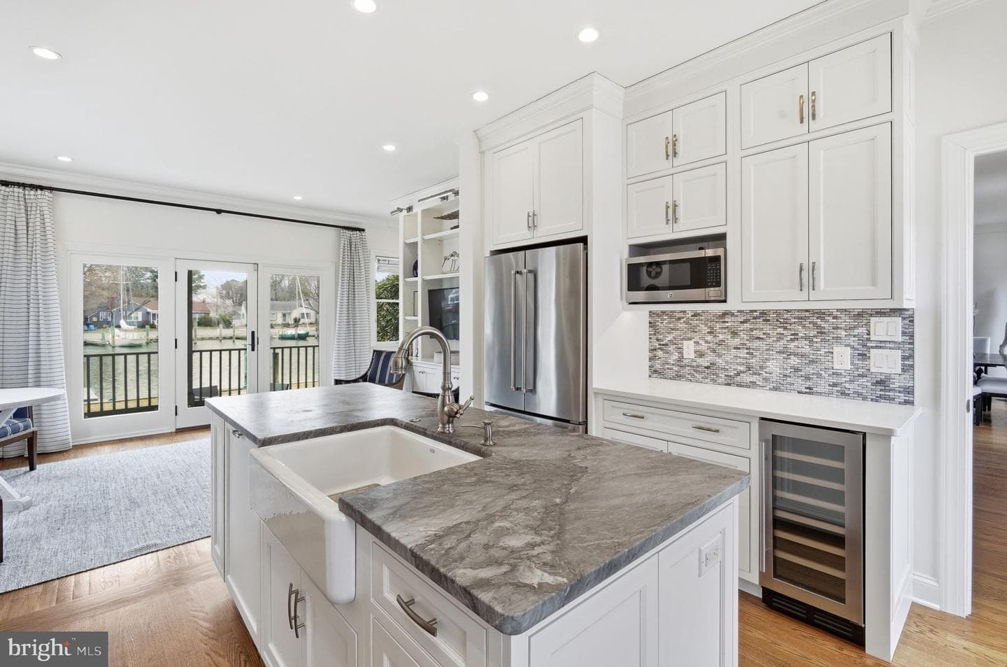 222 Chestnut photo 17
