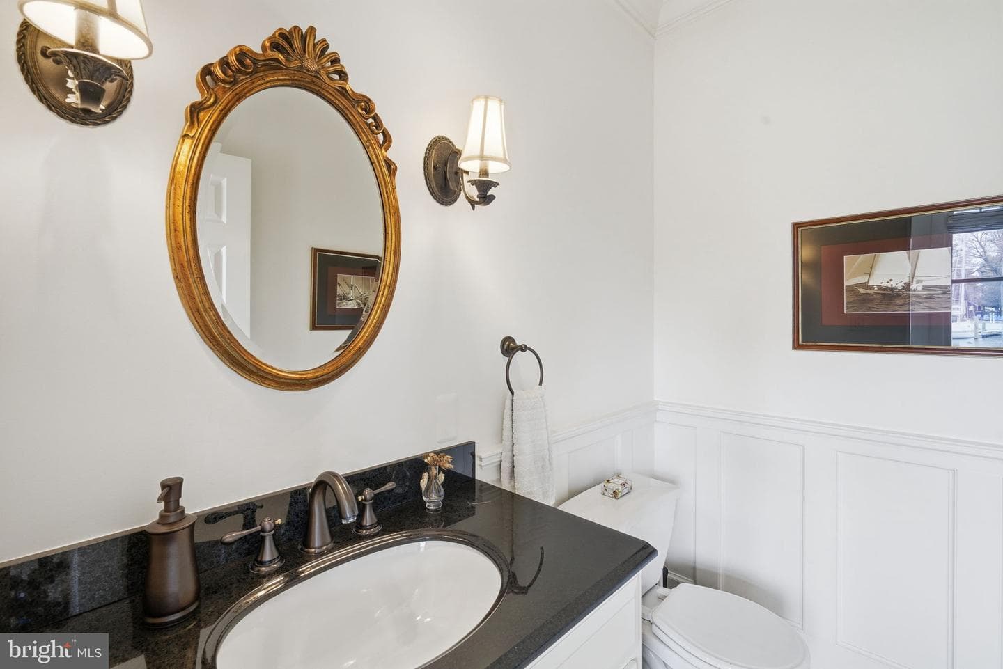 222 Chestnut photo 19