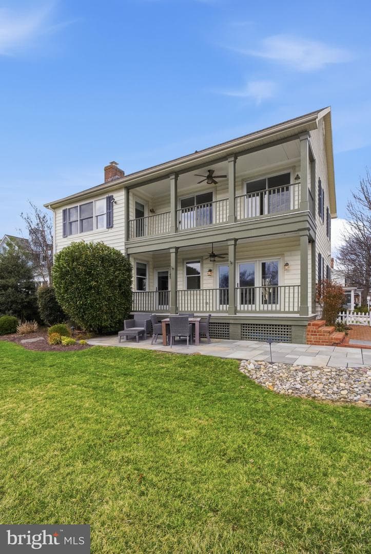 222 Chestnut photo 58