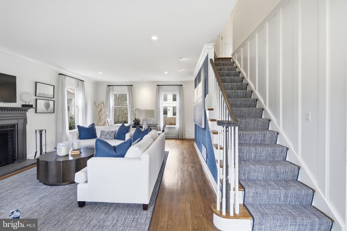 222 Chestnut photo 9