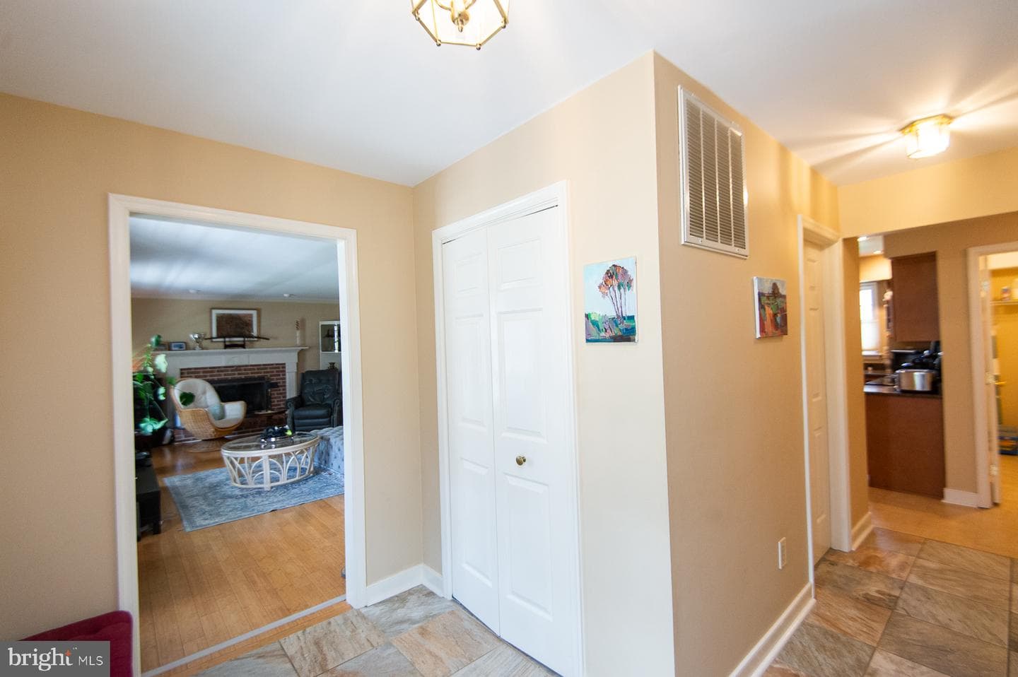 18 Londonderry Drive photo 12
