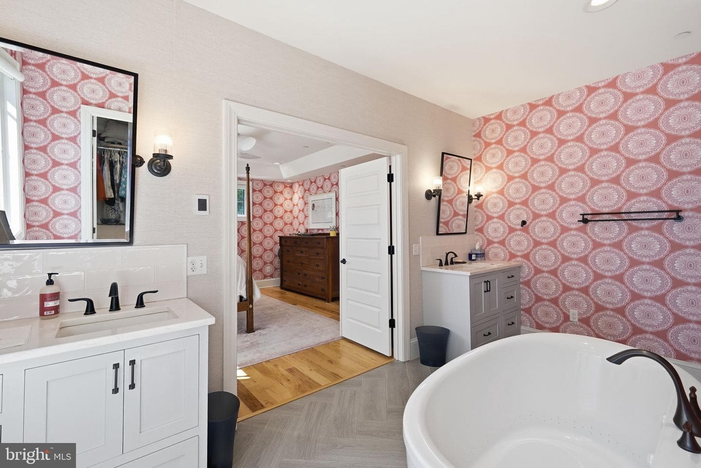 303 Manor photo 27