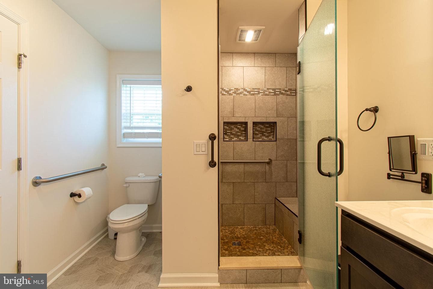21869 Albie Road photo 23