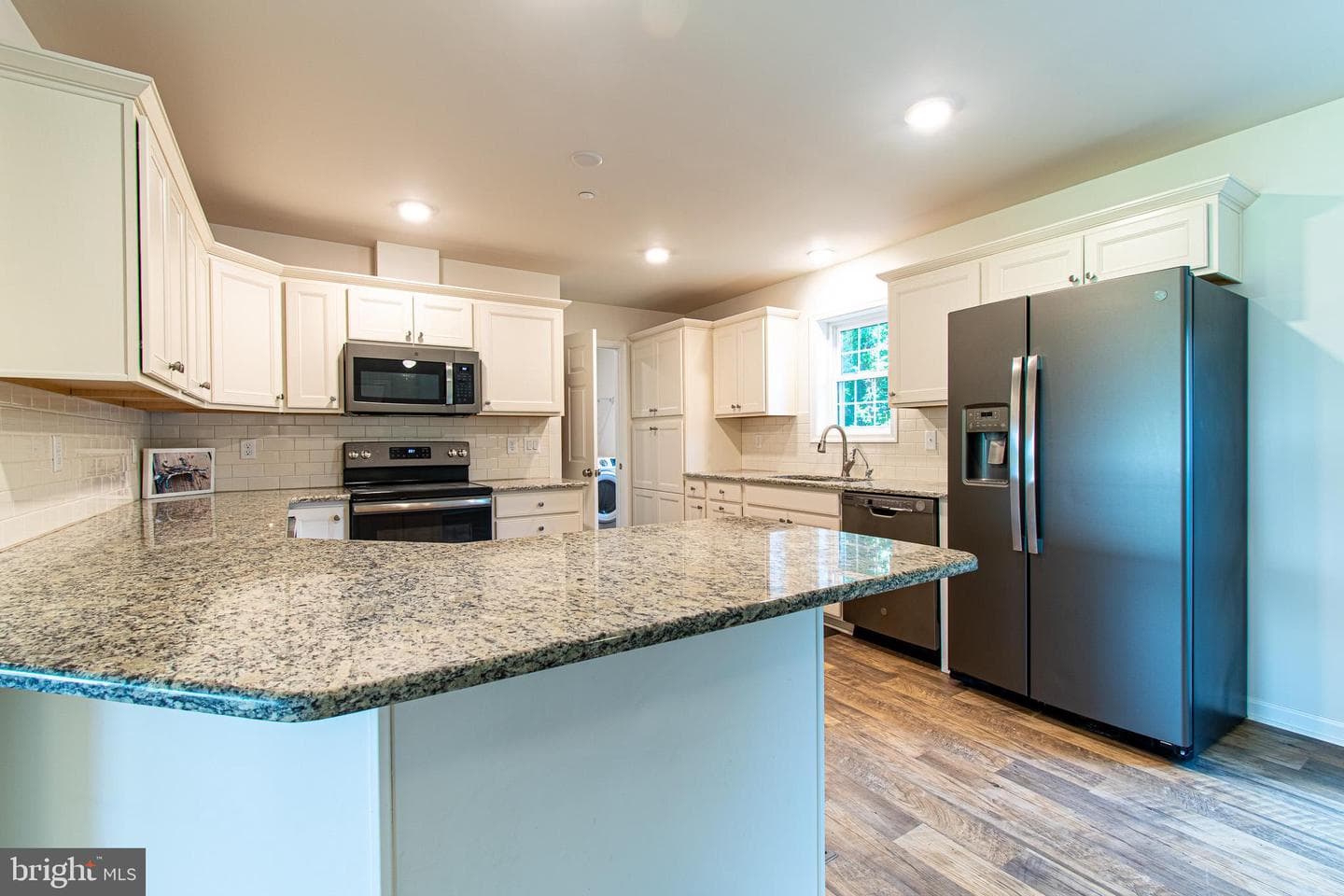 21869 Albie Road photo 5