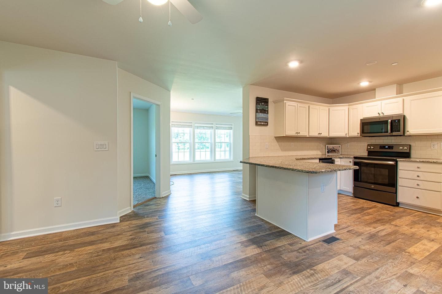 21869 Albie Road photo 6