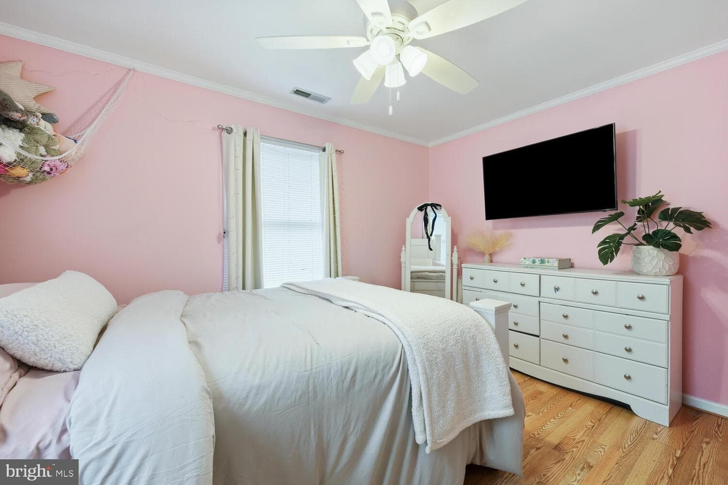 113 Gloria photo 21