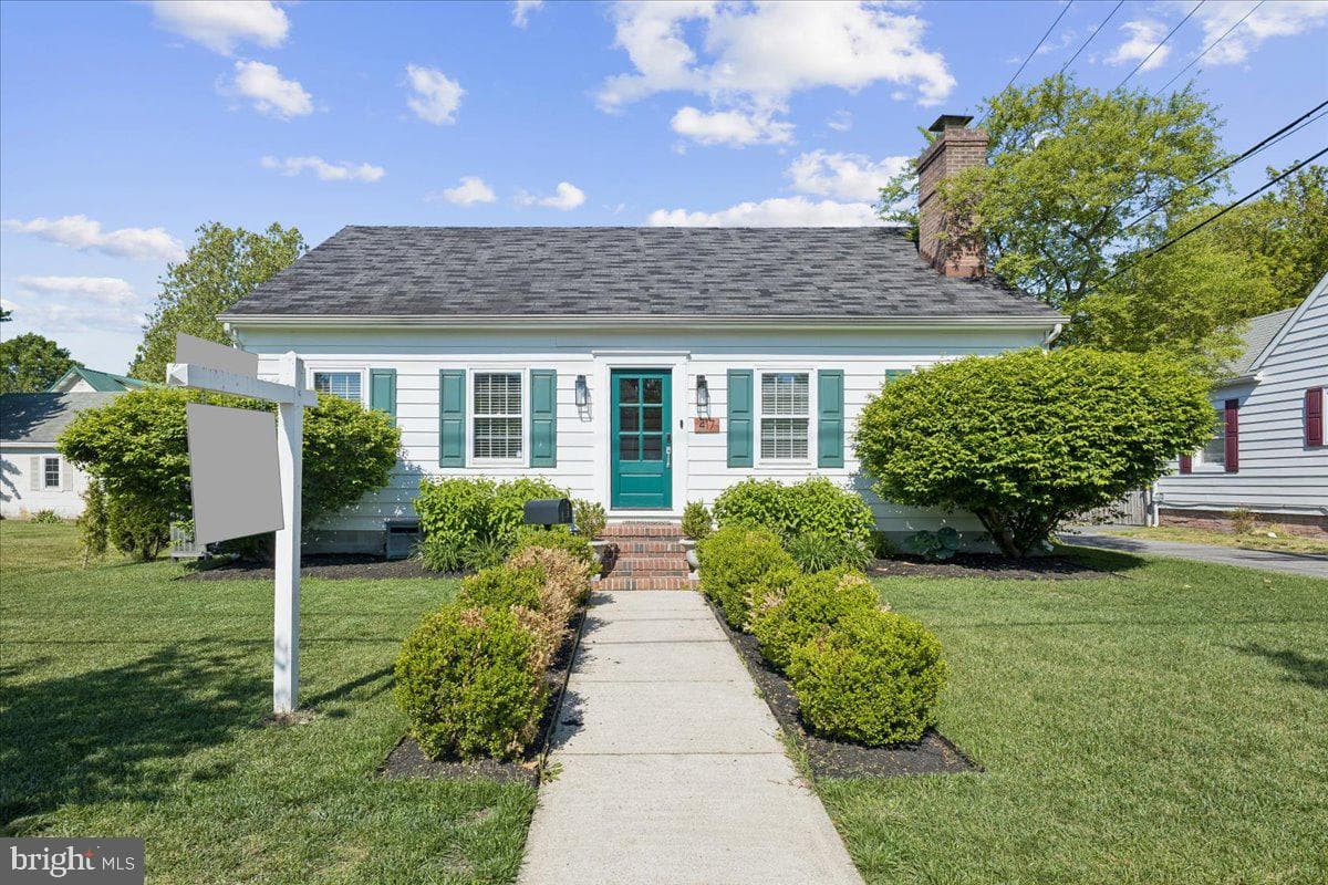 417 S Aurora Street, Easton