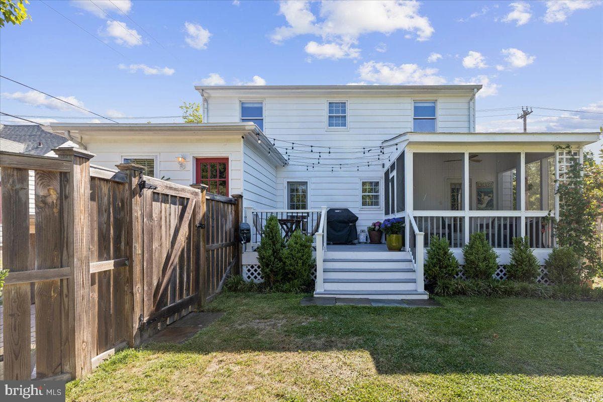 417 S Aurora Street photo 22