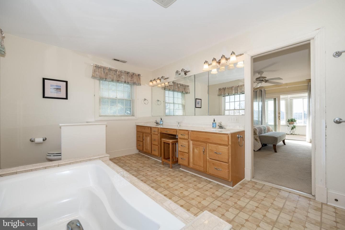 115 W Pier Street photo 38
