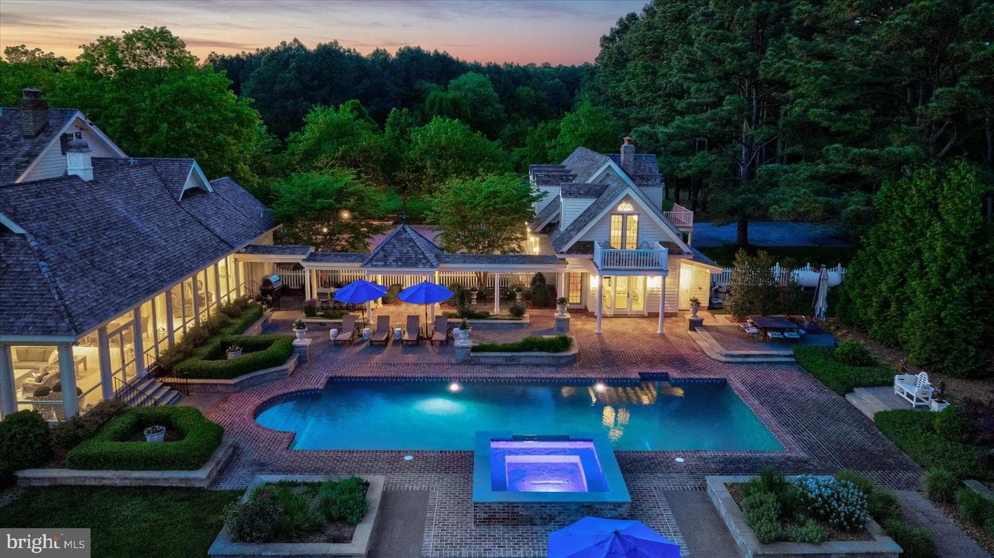24679 Deep Neck Road, Royal Oak