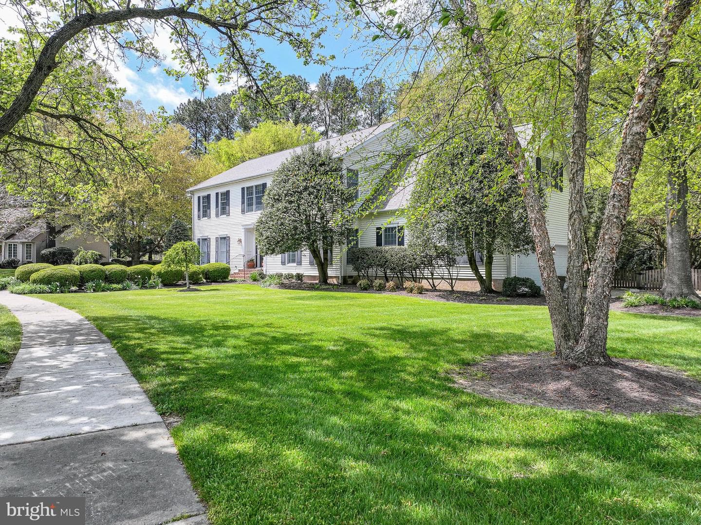31 Londonderry Drive photo 2