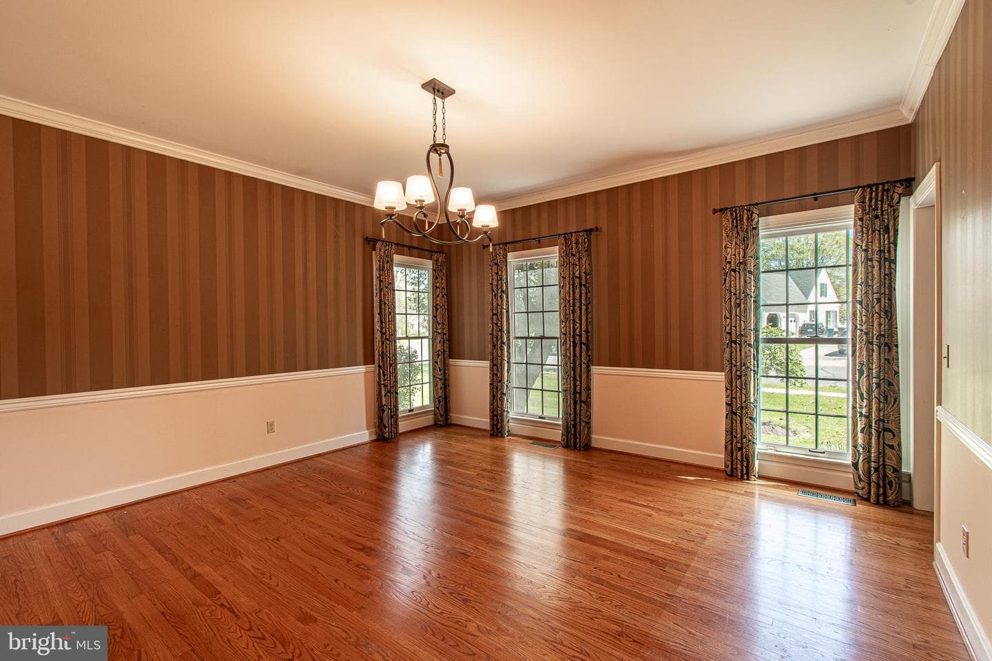 31 Londonderry Drive photo 23