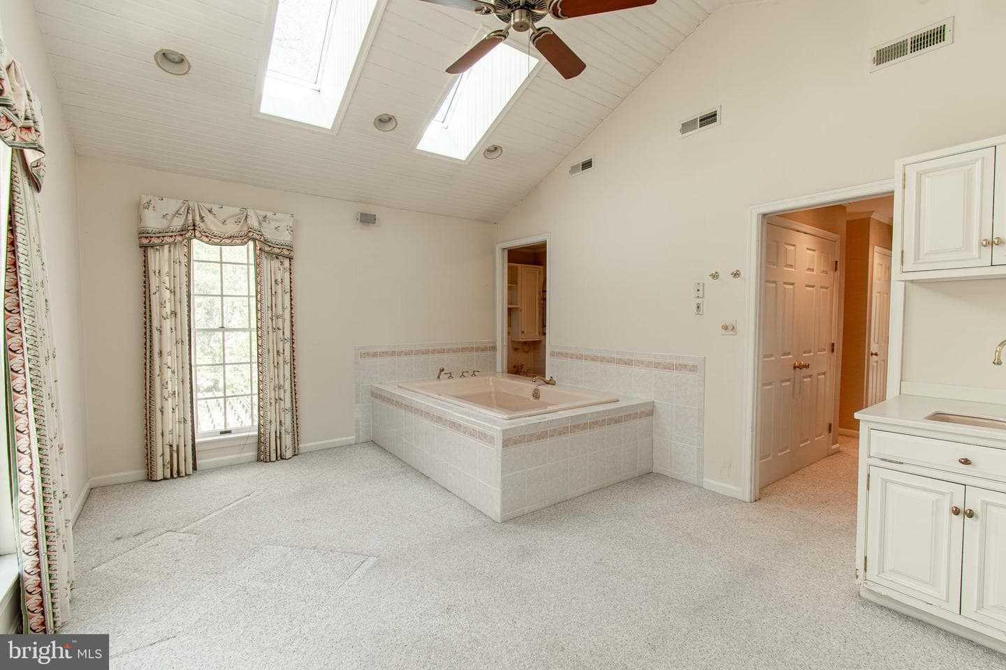 31 Londonderry Drive photo 42