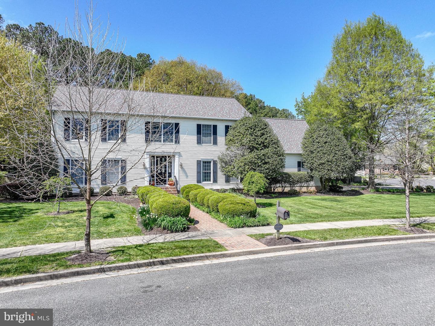 31 Londonderry Drive photo 57