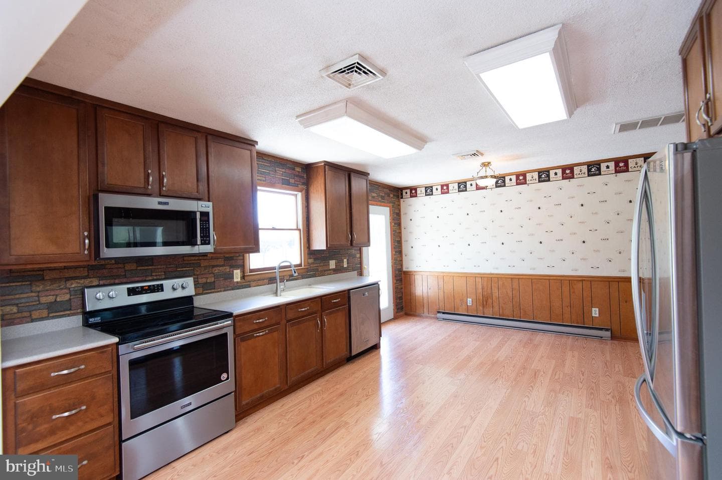 9818 Tilghman Road photo 3