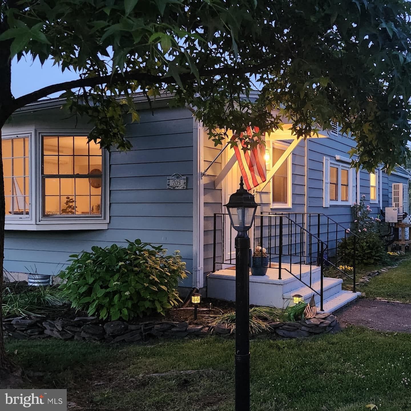 705 S Morris Street photo 3