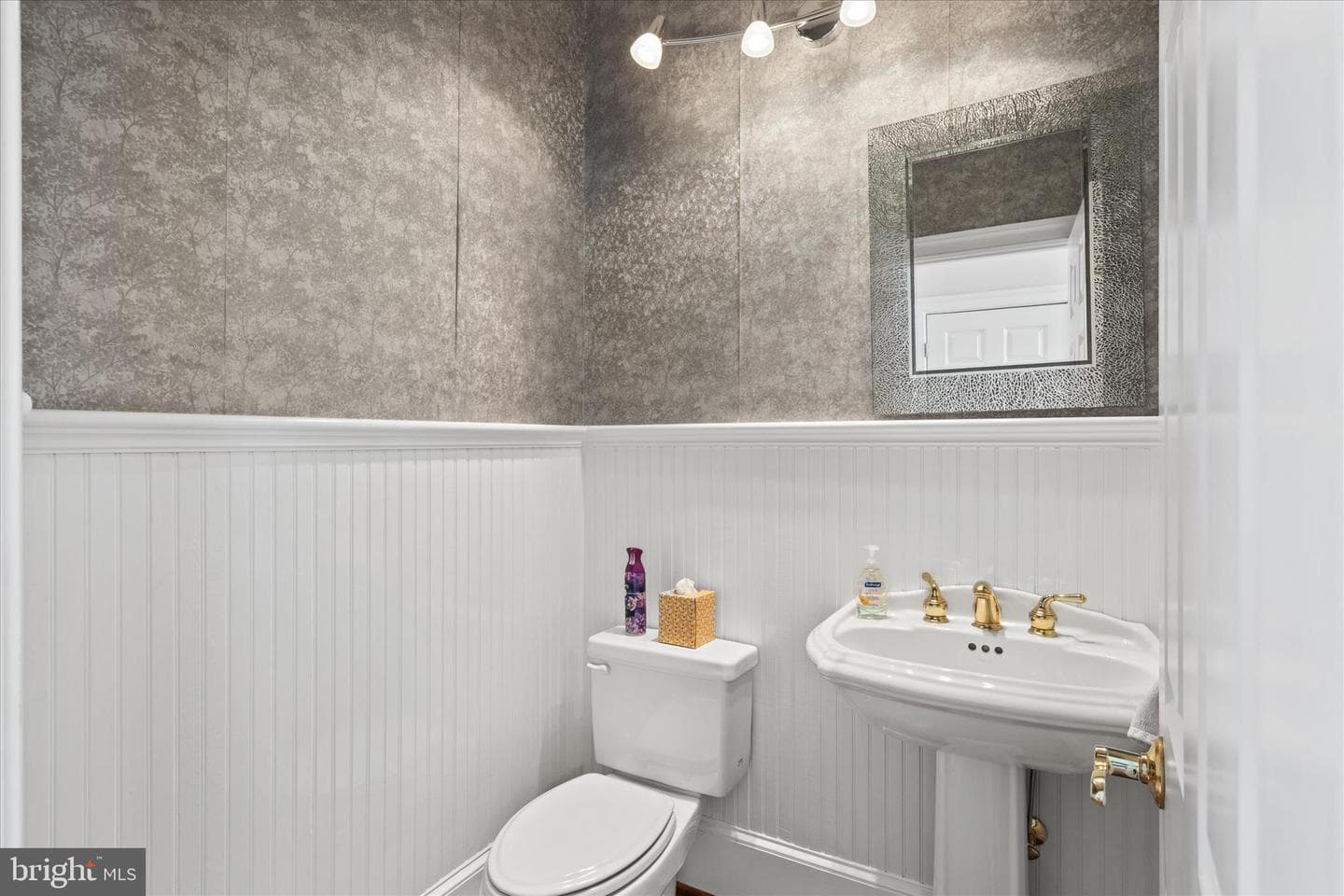 8464 Aveley Farm Road photo 5