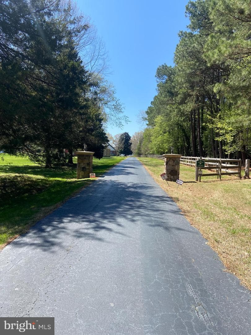 6976 Travelers Rest Circle photo 18