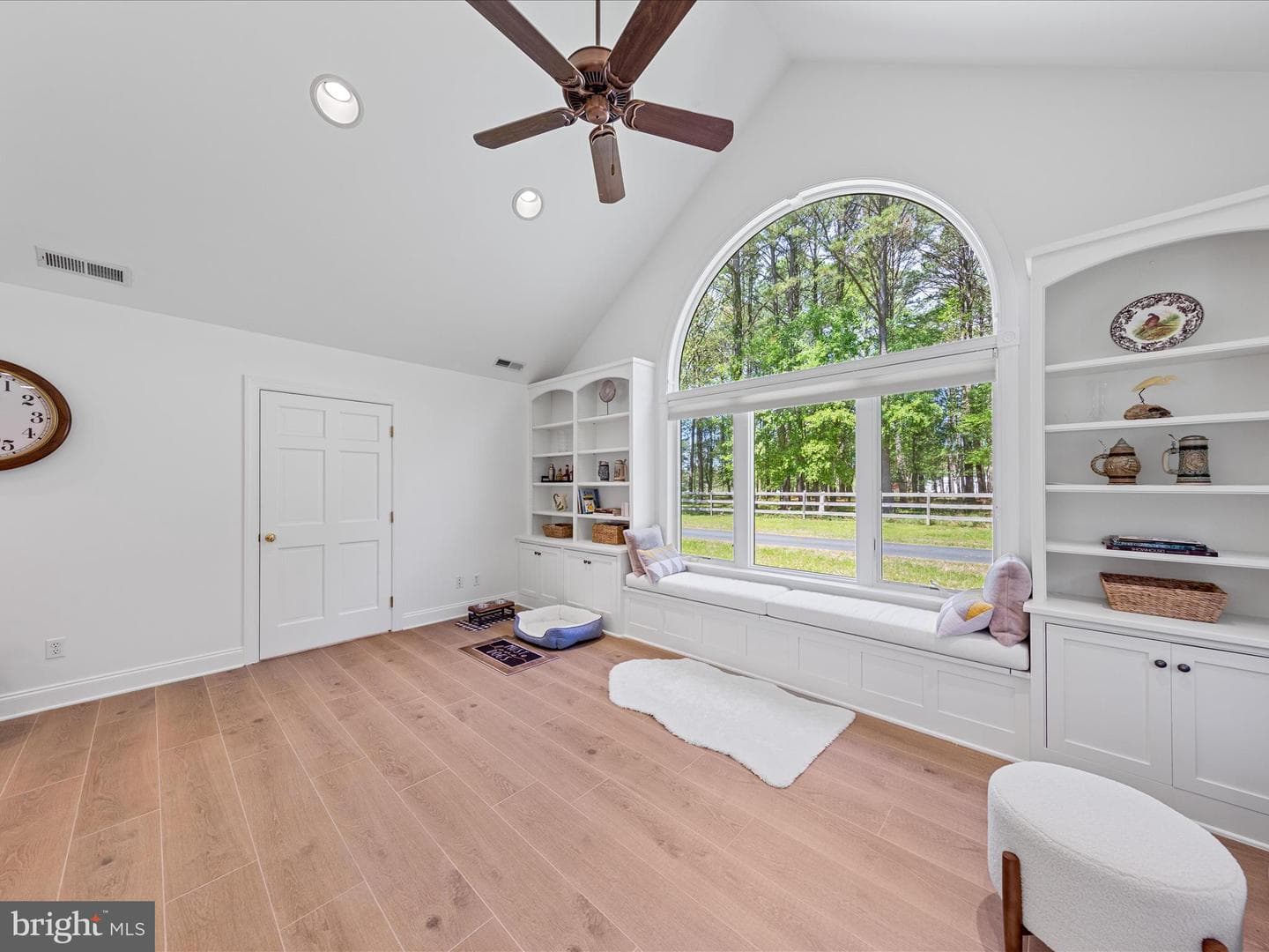 6976 Travelers Rest Circle photo 32